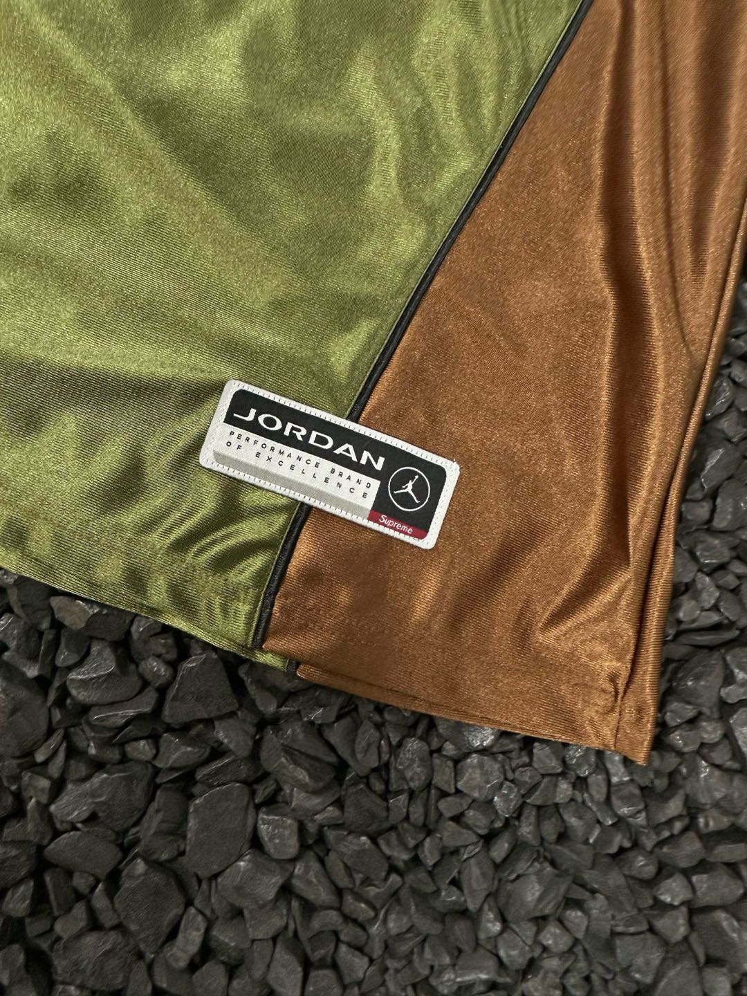 Supreme Jordan Warm-Up Kit (FW24KN1OLIVE）