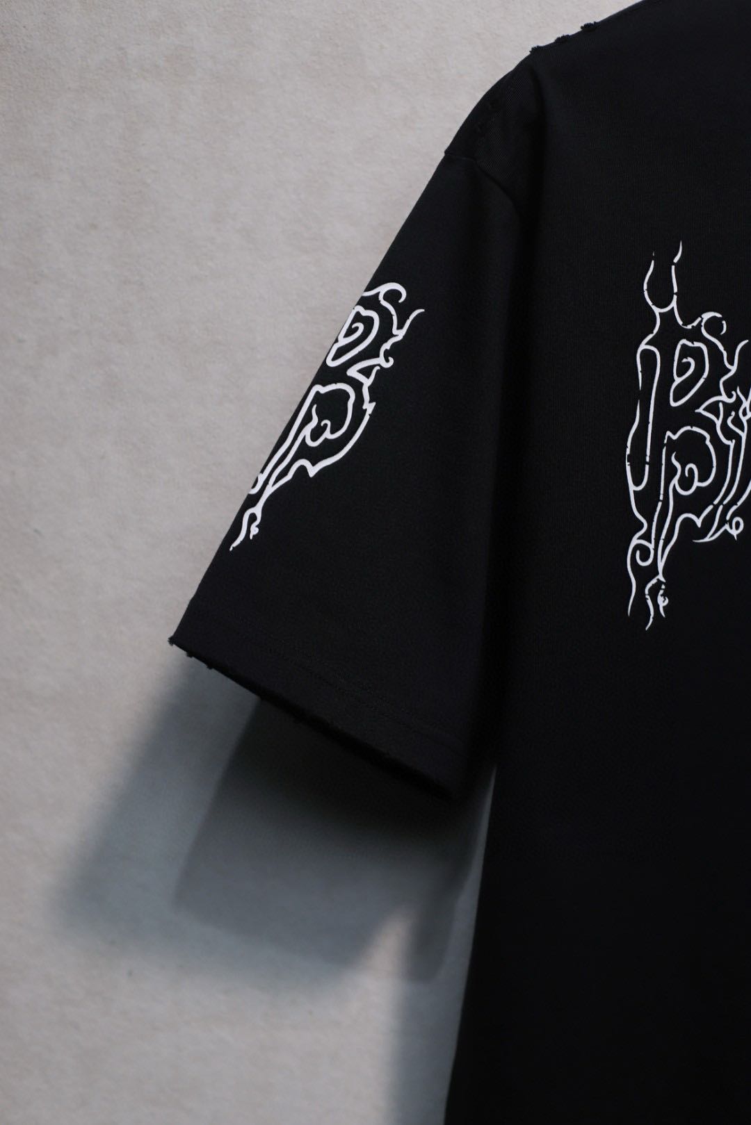 Balenciaga Dark Wave Oversized T-Shirt（25IFET77 ）