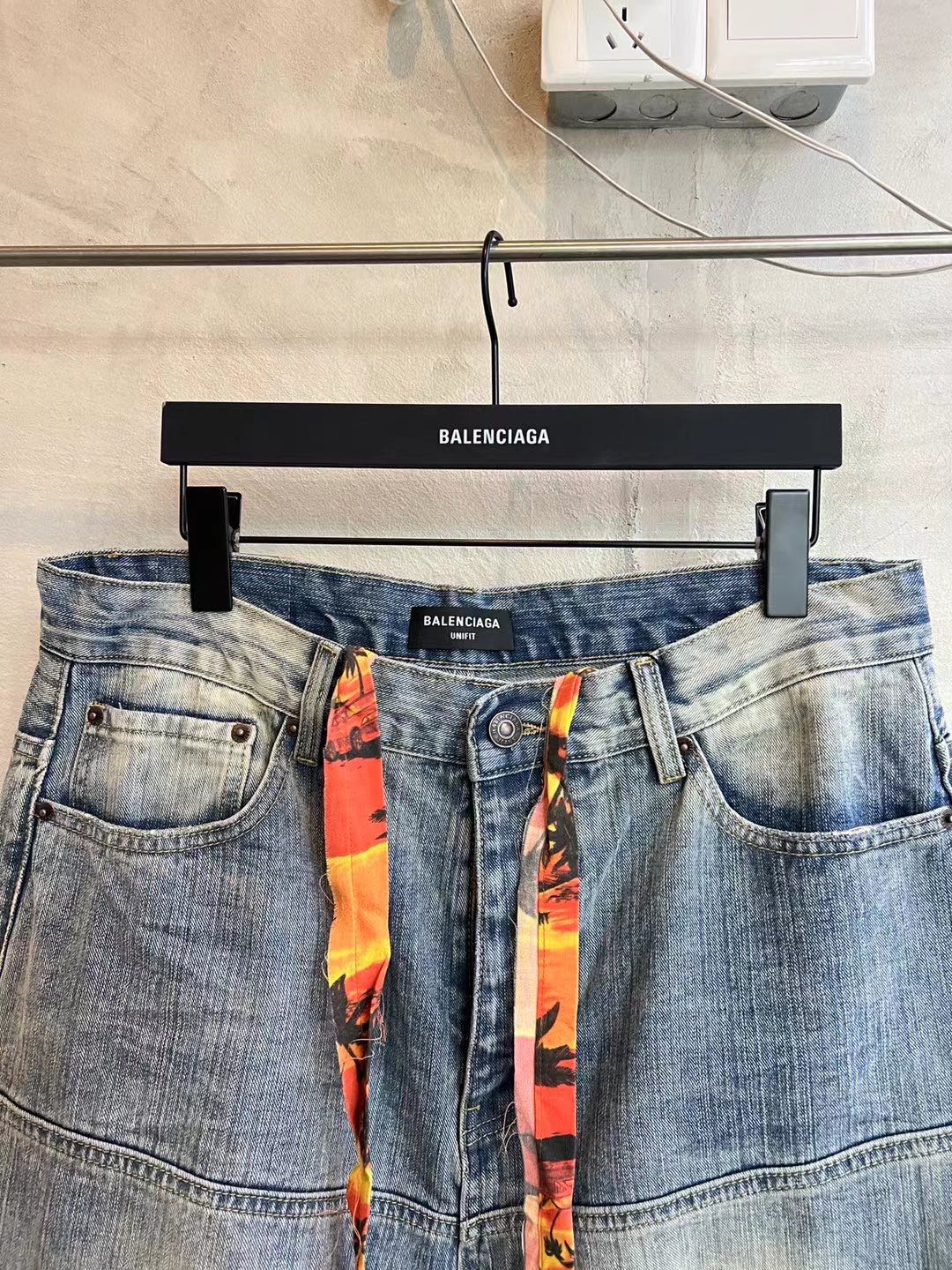 BALENCIAGA Men's George V Baggy Pants "Light Blue"（814161TNW655760）