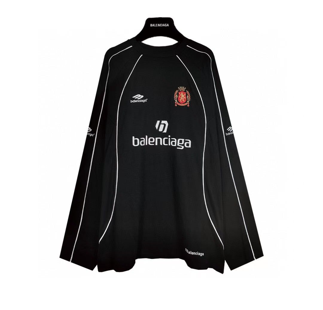 BALENCIAGA Men's TOKYO Soccer Long Sleeve T-Shirt Oversized "Black/White"(778972TPVT81070）