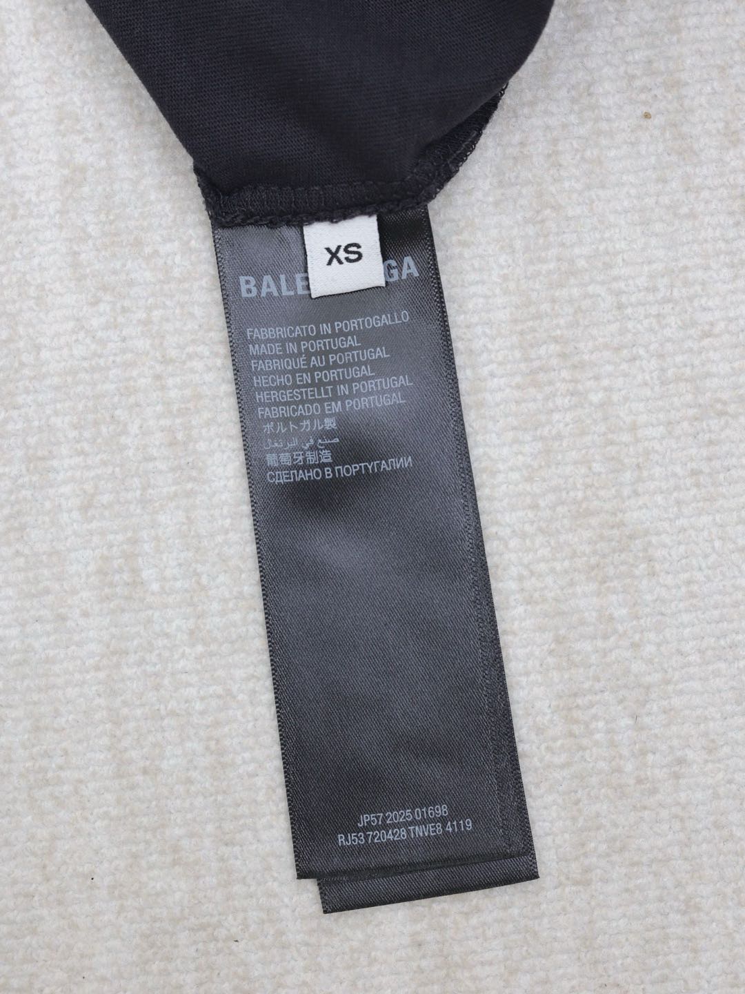 Balenciaga Men's Diy Imprint Cropped Long Sleeve T-shirt in Black（783400TSVB41041）