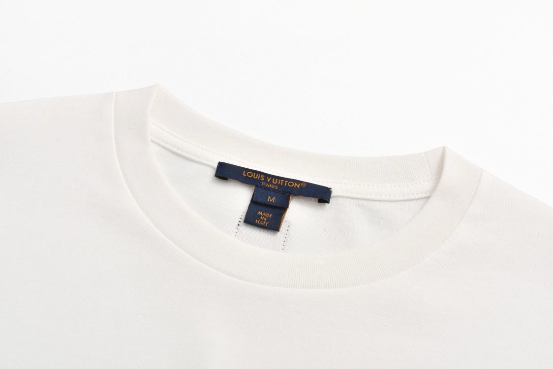 Louis Vuitton LV Vers Embellished Short Sleeve T-Shirt（1AFR95）