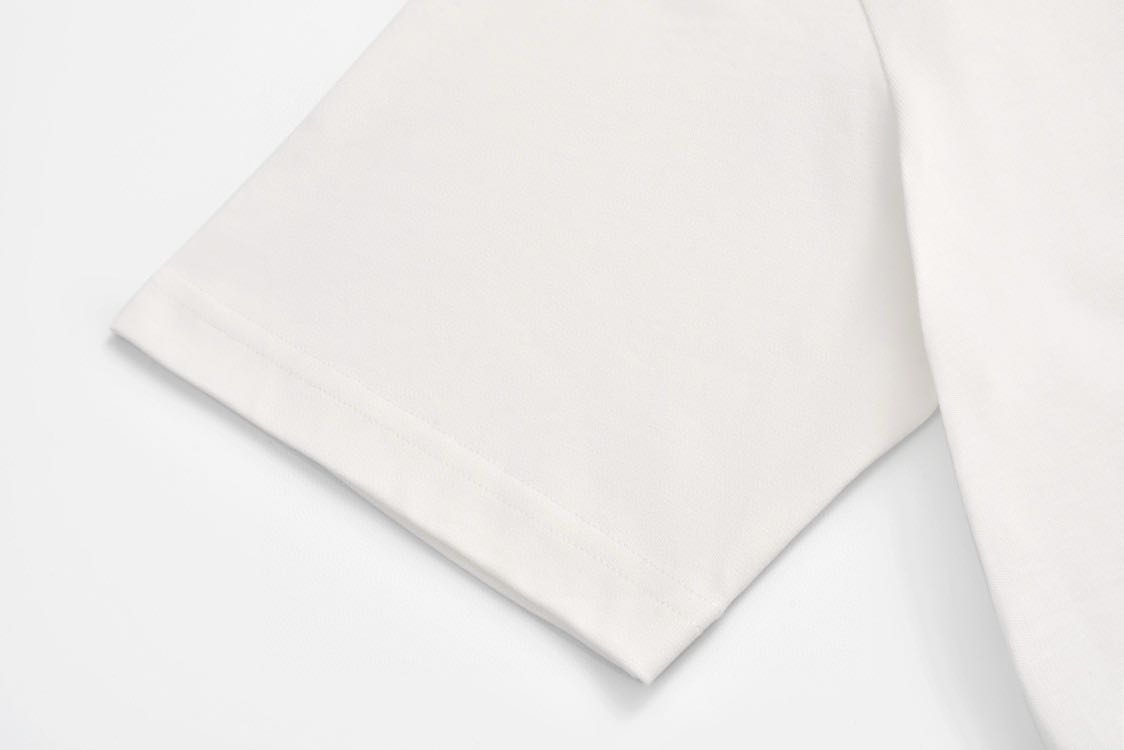Louis Vuitton LV Vers Embellished Short Sleeve T-Shirt（1AFR95）