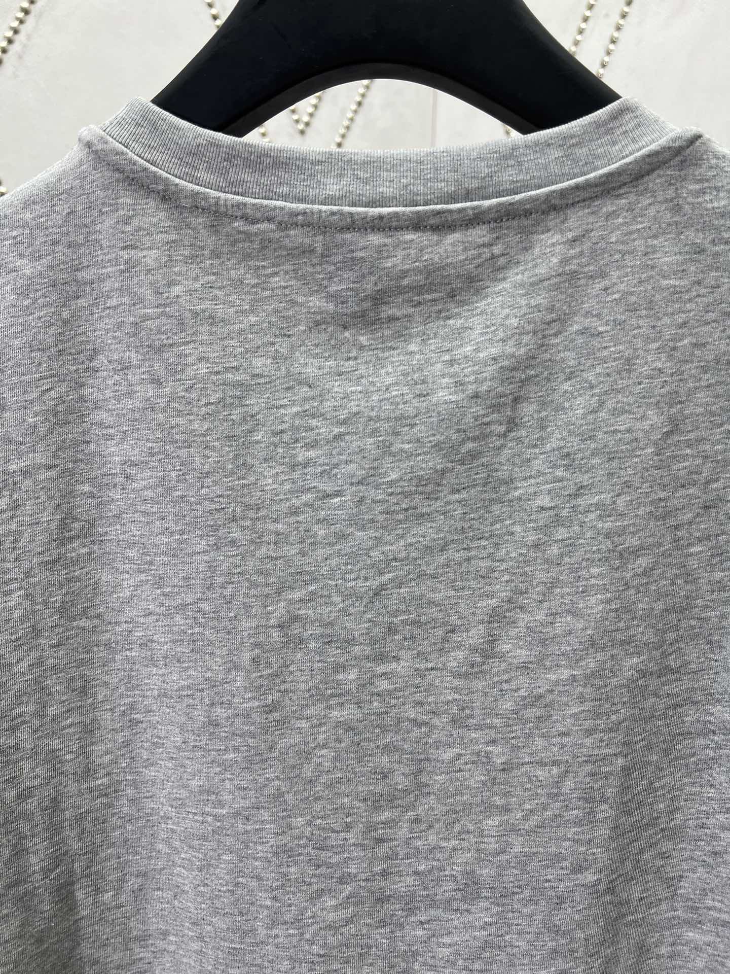 Louis Vuitton Robot Print Cropped Top（1AI430）