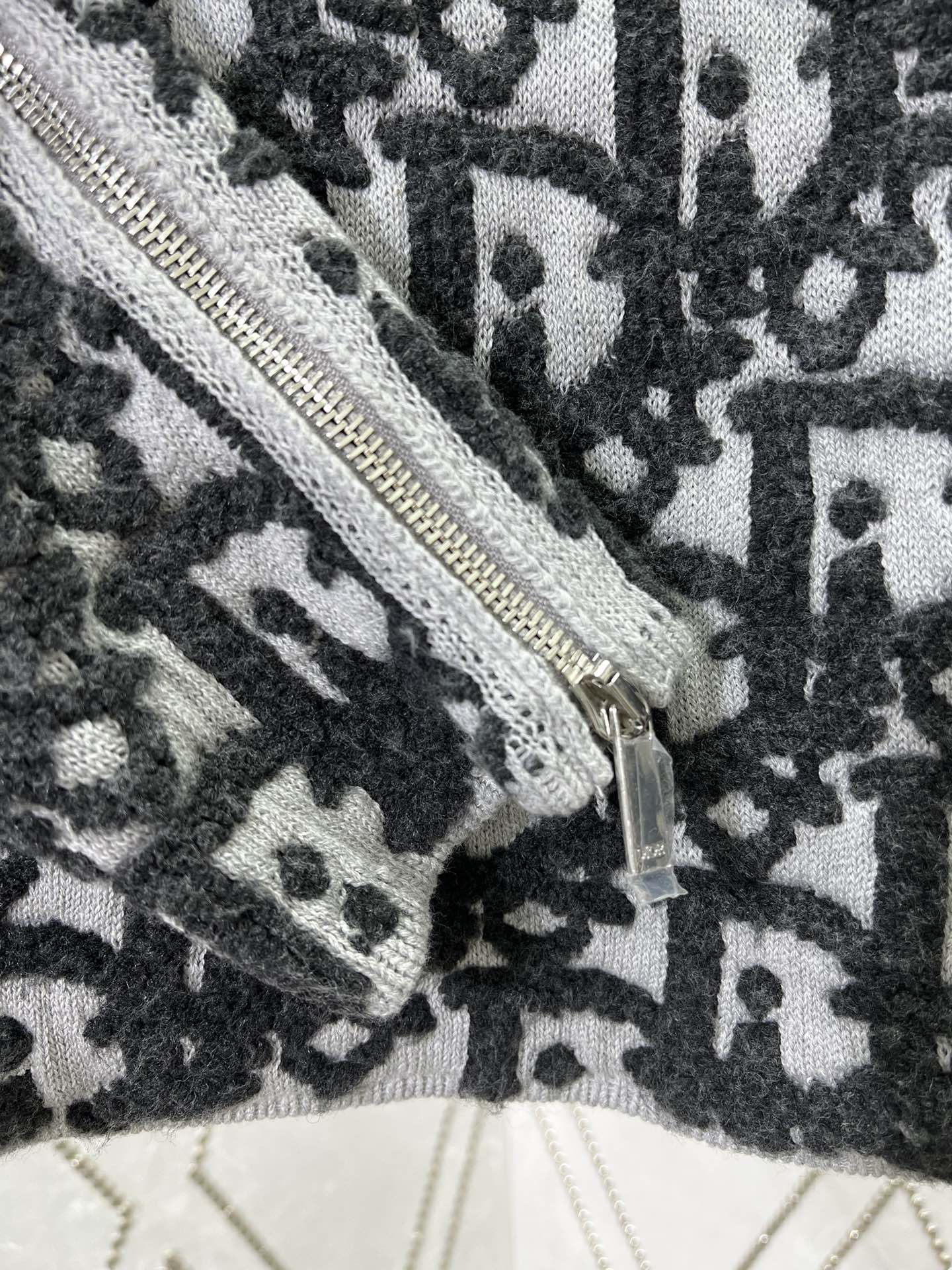 Dior Sweater（493M635AT847-C888）