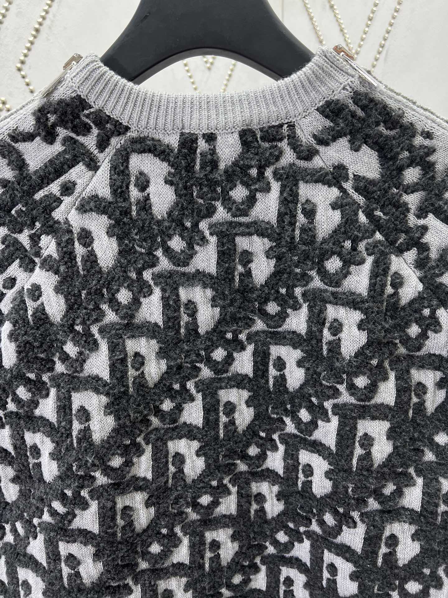 Dior Sweater（493M635AT847-C888）