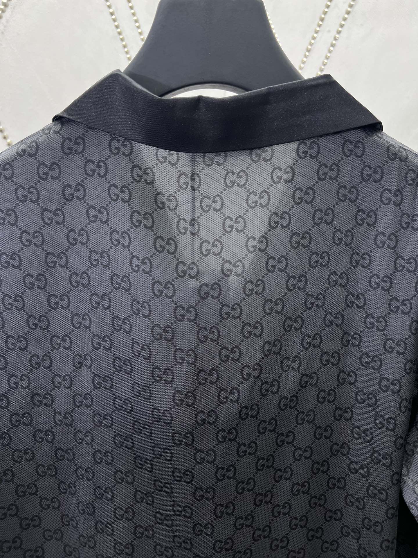 GUCCI Printed silk twill bowling shirt in grey and black（794907-Z7ARD-1016）