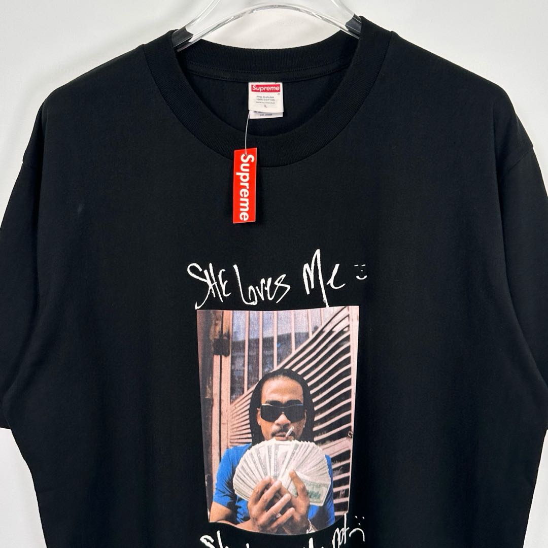 Supreme Max B Tee（SUP-SS25-239）