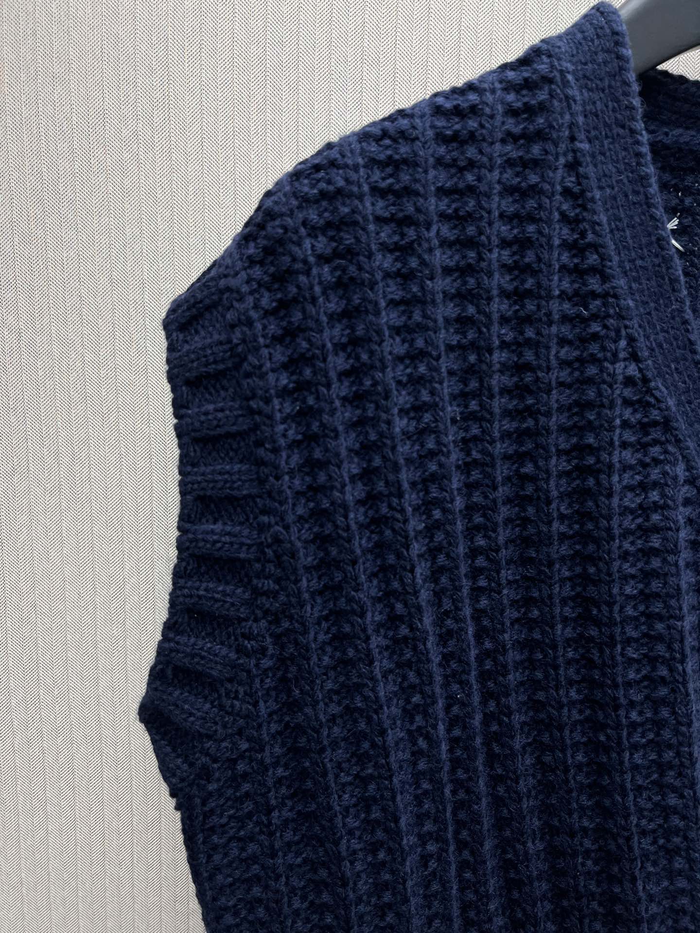 Maison Margiela ribbed-knit wool vest (S67HP0012）