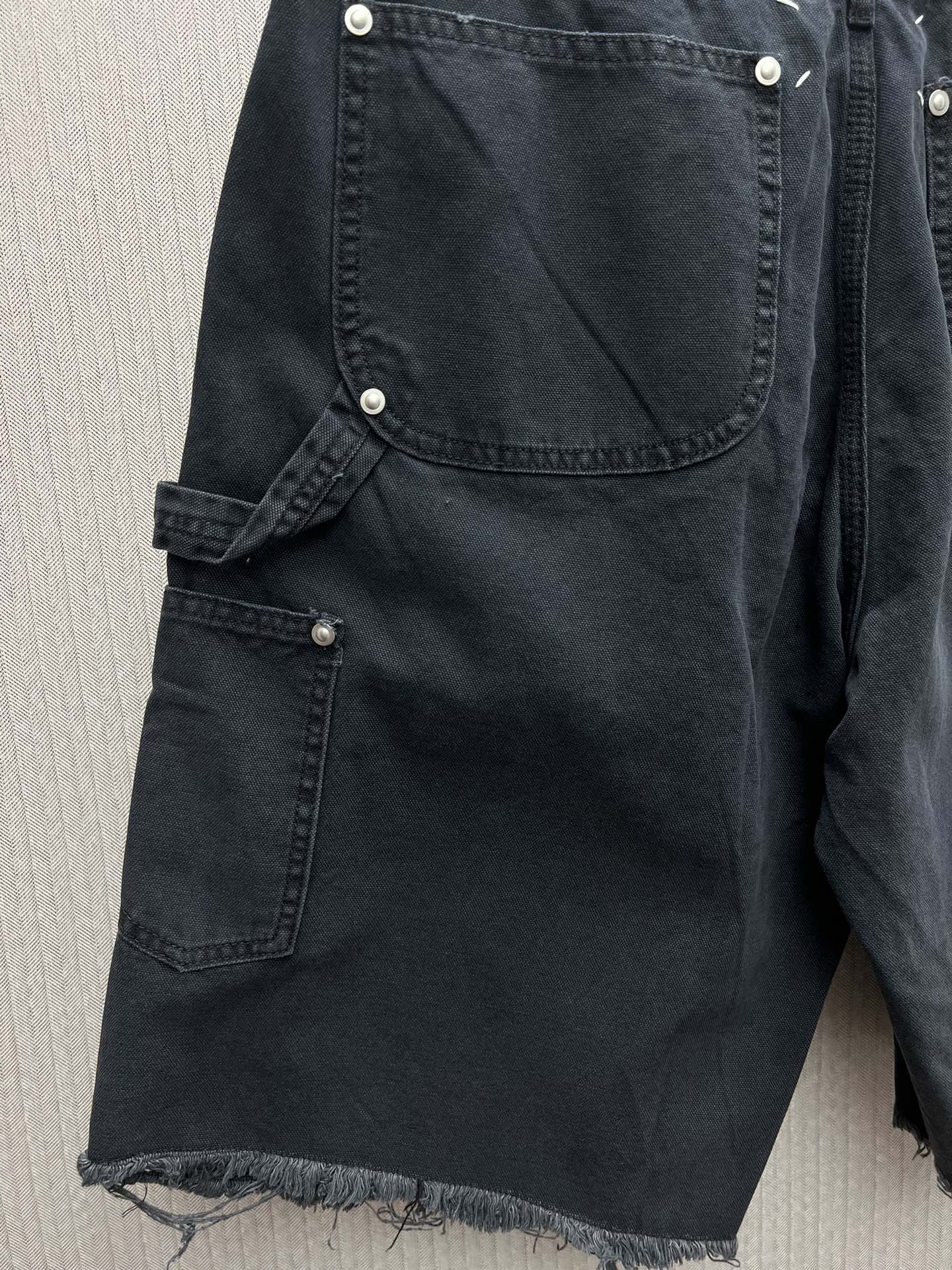 Maison Margiela Studded Denim Shorts (S50MU0082）