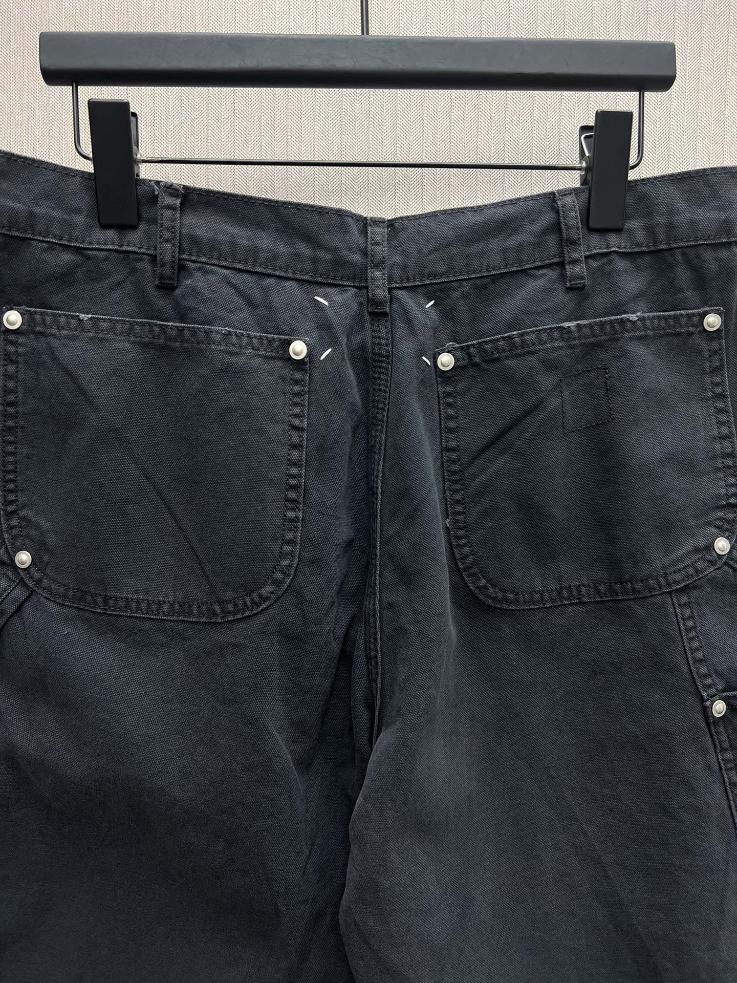 Maison Margiela Studded Denim Shorts (S50MU0082）