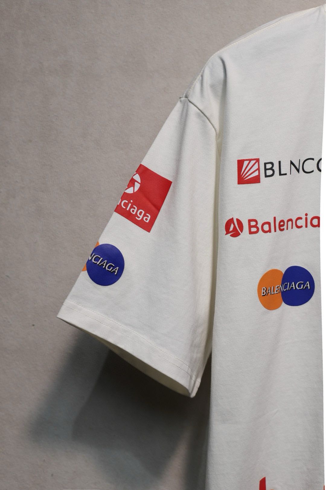 BALENCIAGA TOP LEAGUE T-shirt oversize (770919TPVE99000）