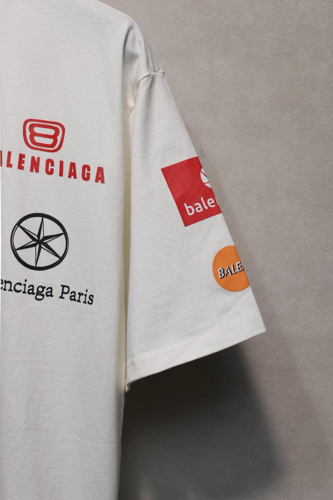 BALENCIAGA TOP LEAGUE T-shirt oversize (770919TPVE99000）