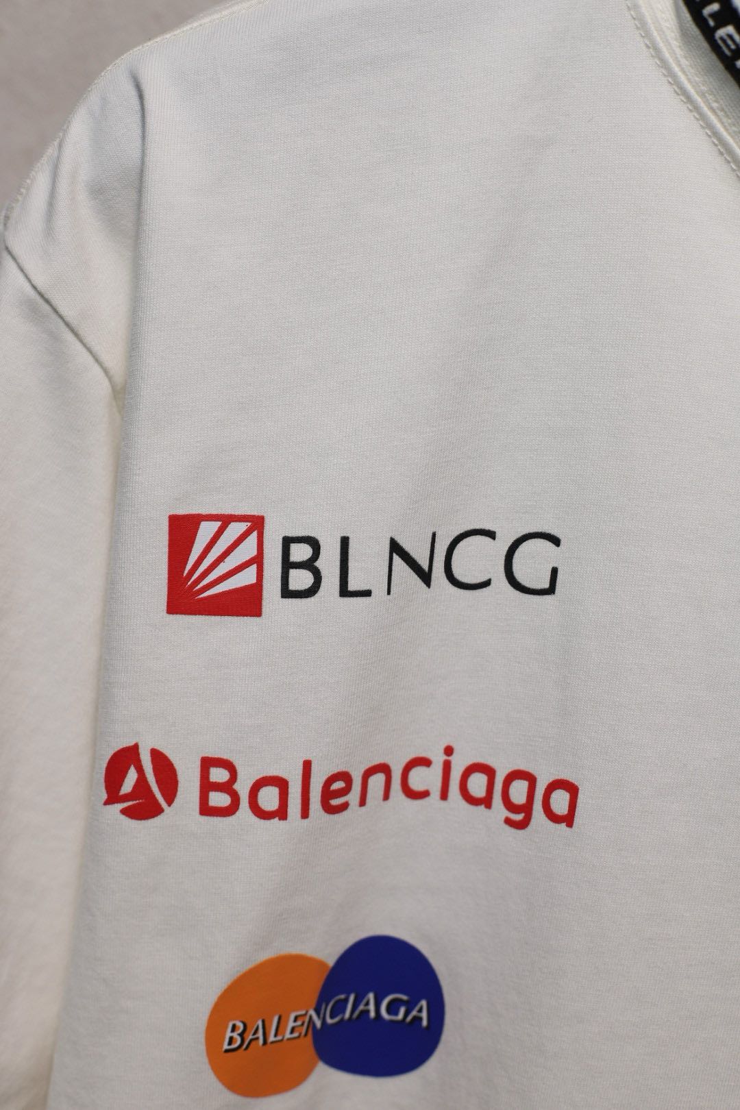 BALENCIAGA TOP LEAGUE T-shirt oversize (770919TPVE99000）