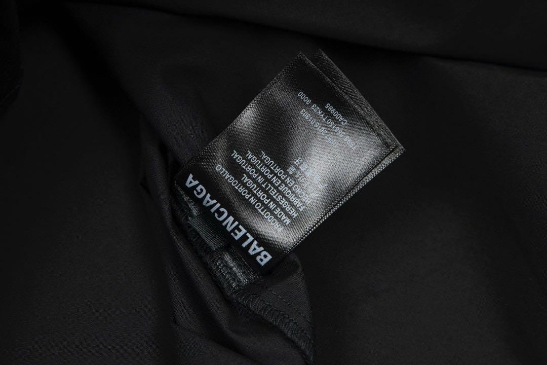 Balenciaga back lettering shirt(725377TYB181000）