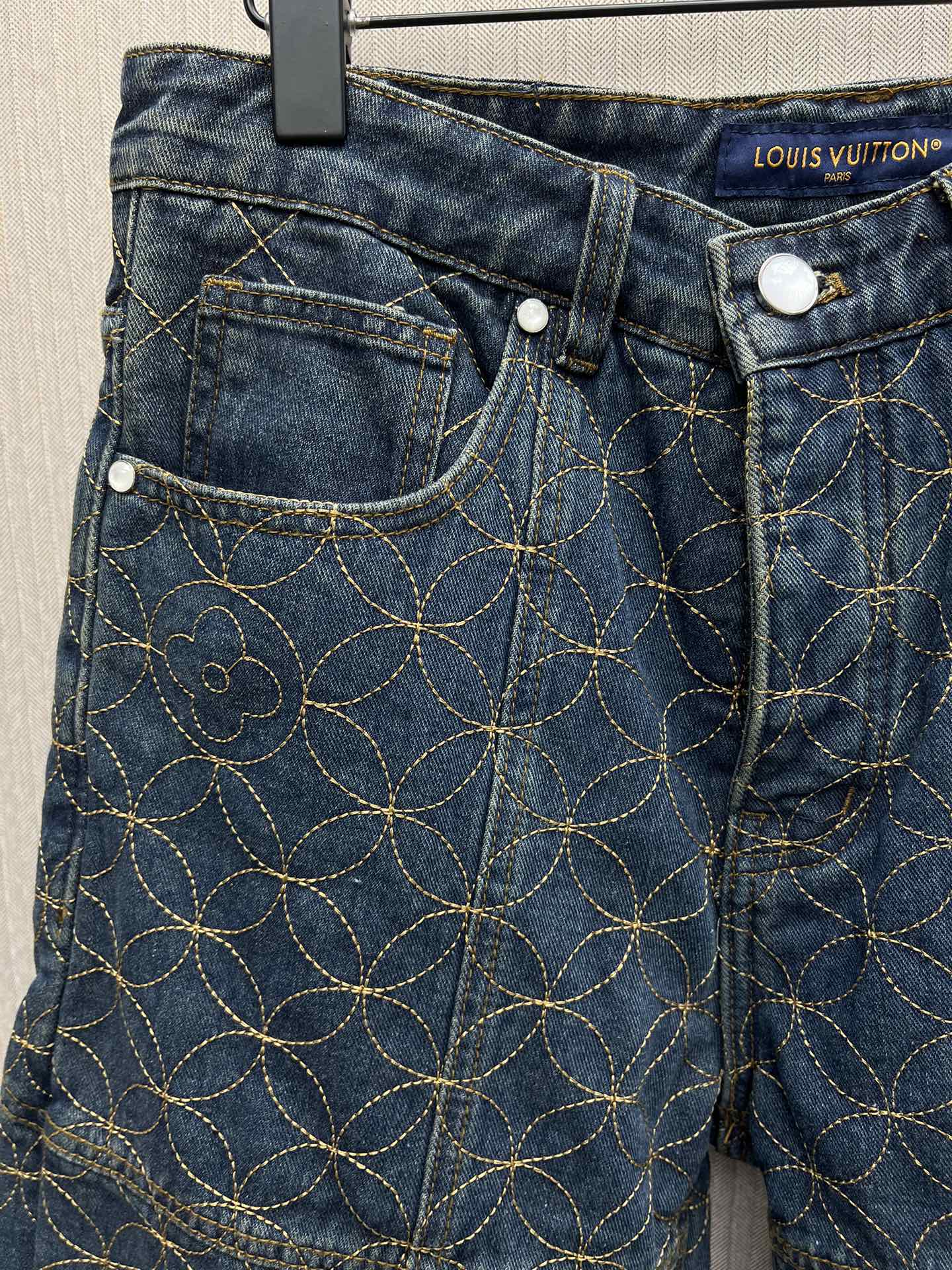 Louis Vuitton x NIGO Collaboration Embroidered Workwear Shorts (1AILV4）