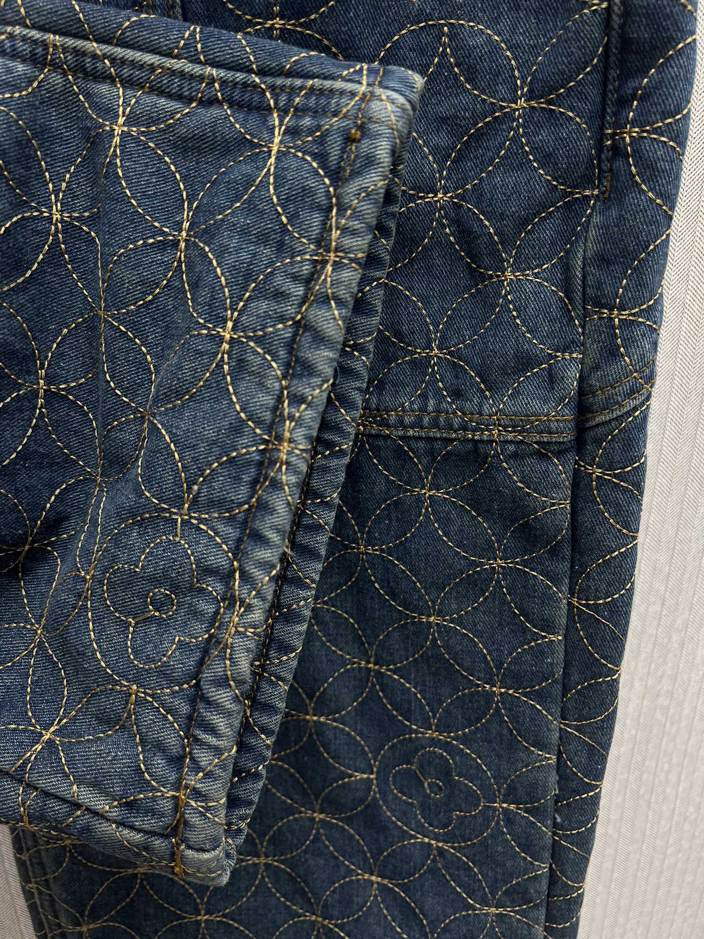 Louis Vuitton x NIGO Collaboration Embroidered Workwear Shorts (1AILV4）