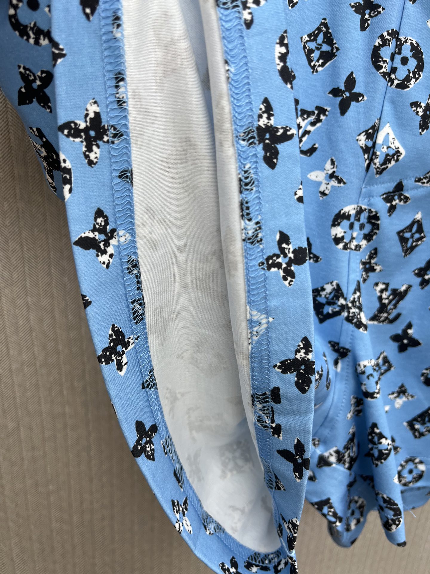 LOUIS VUITTON SS25 Casual Shorts（1AIALQ）