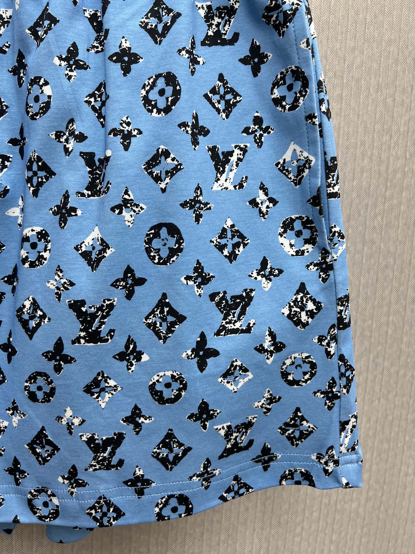 LOUIS VUITTON SS25 Casual Shorts（1AIALQ）