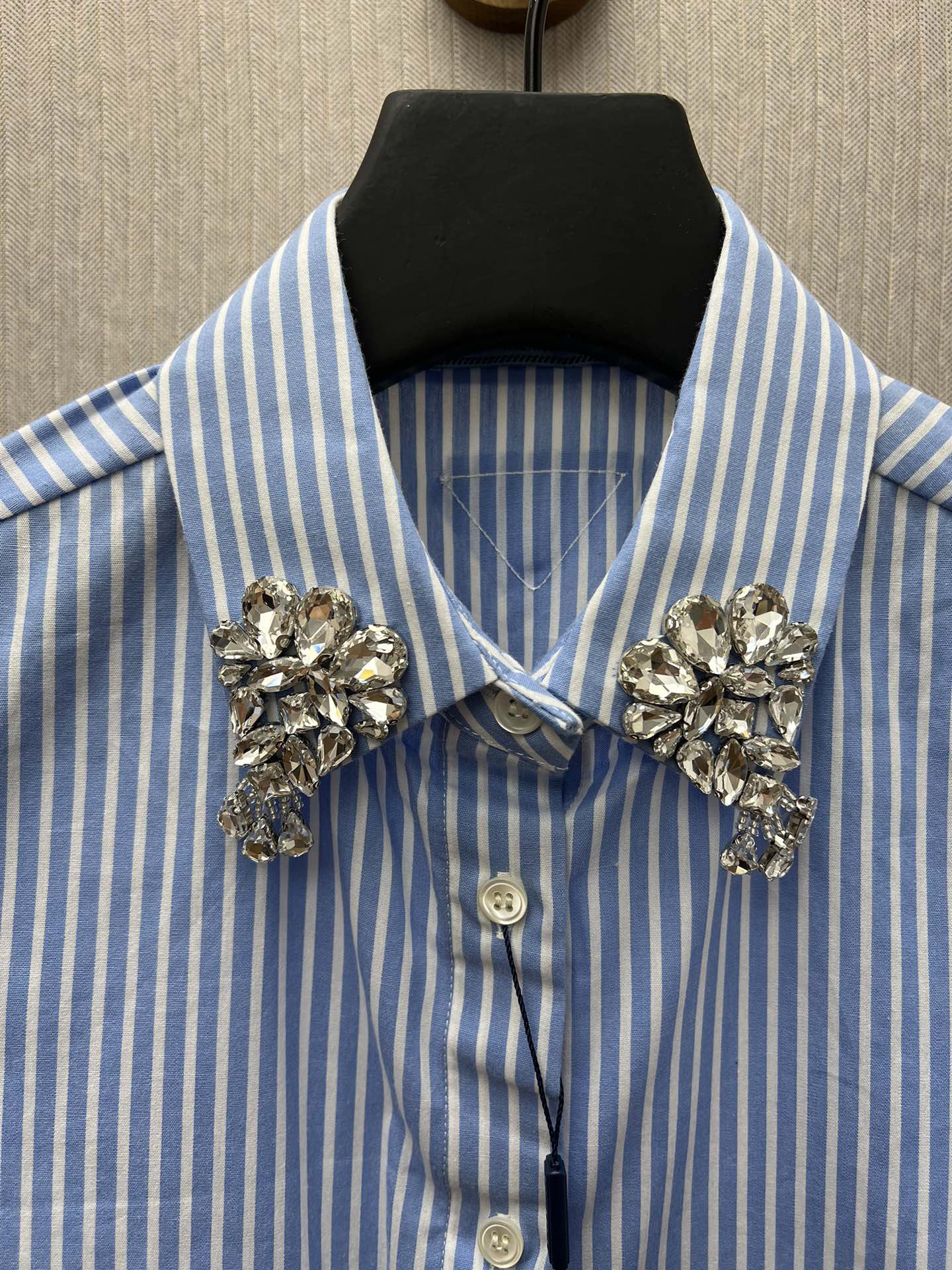 PRADA Sapphire Blue Embroidered Stripe Poplin Shirt（P471HR-155U-F0013）