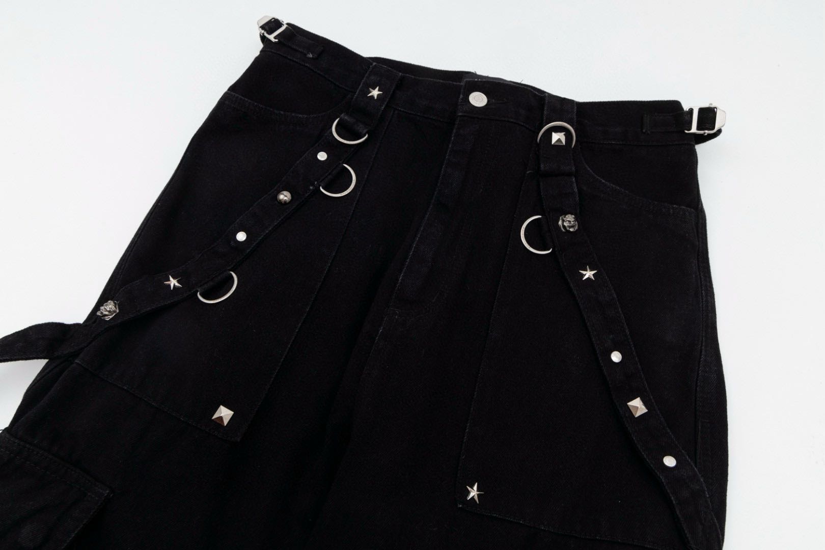 BALENCIAGA Men's Raver Baggy Pants in Black（681693TBP471055）