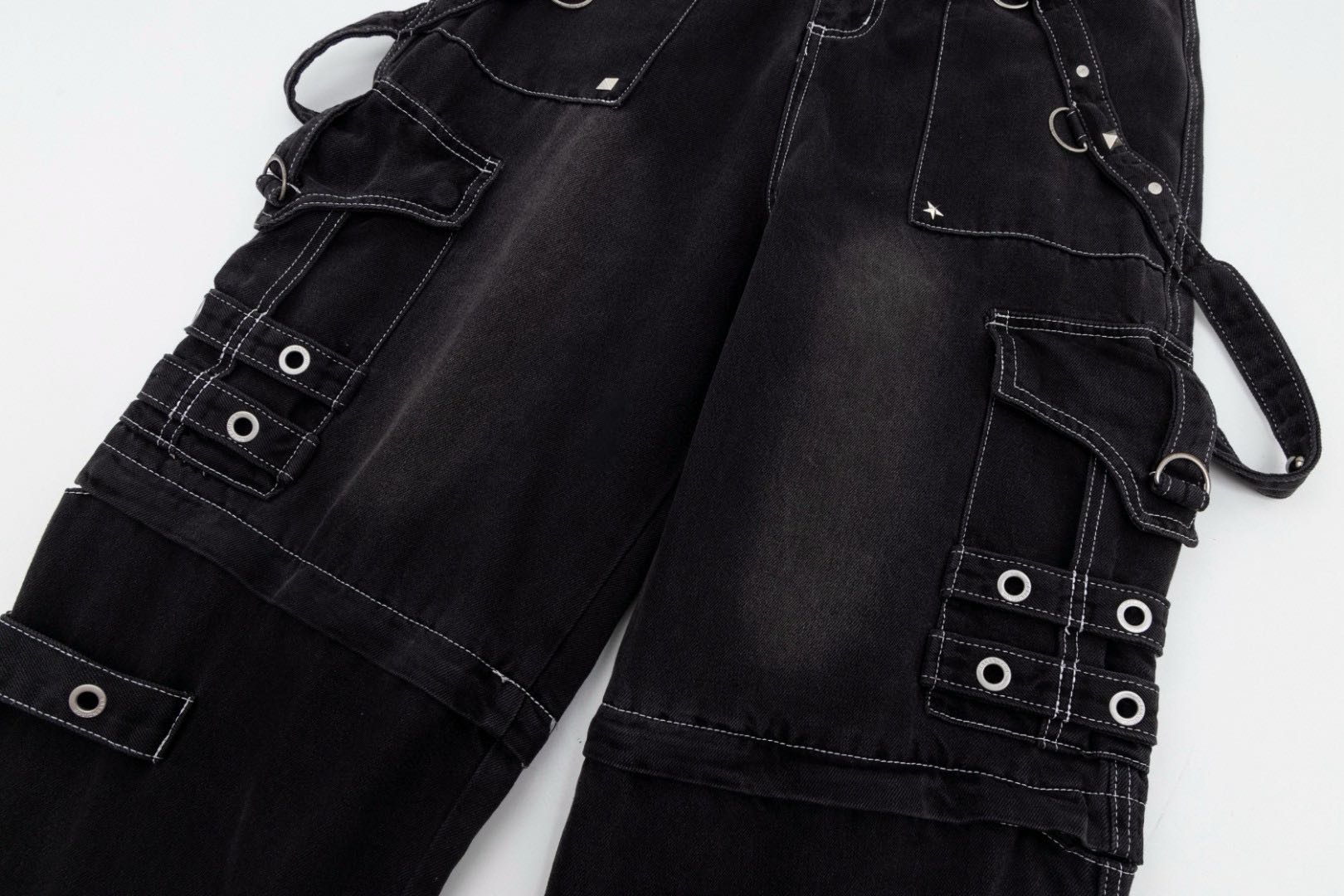 BALENCIAGA Men's Raver Baggy Pants in Black（681693TBP471055）