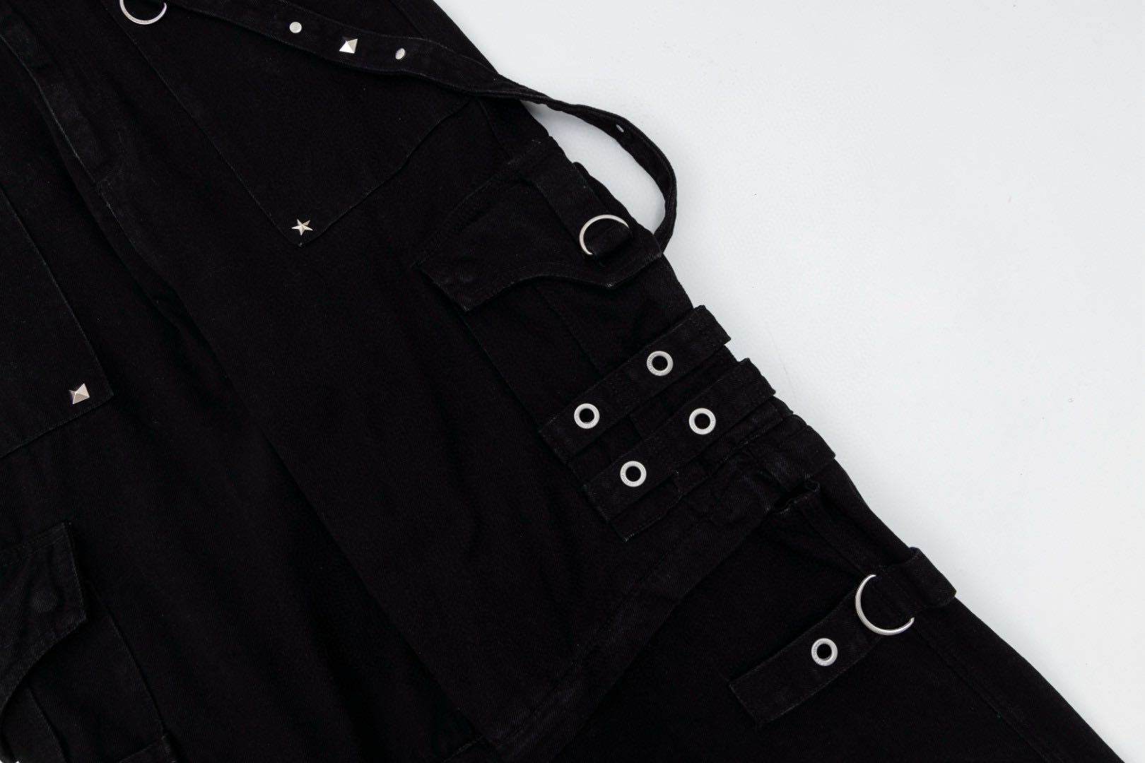 BALENCIAGA Men's Raver Baggy Pants in Black（681693TBP471055）