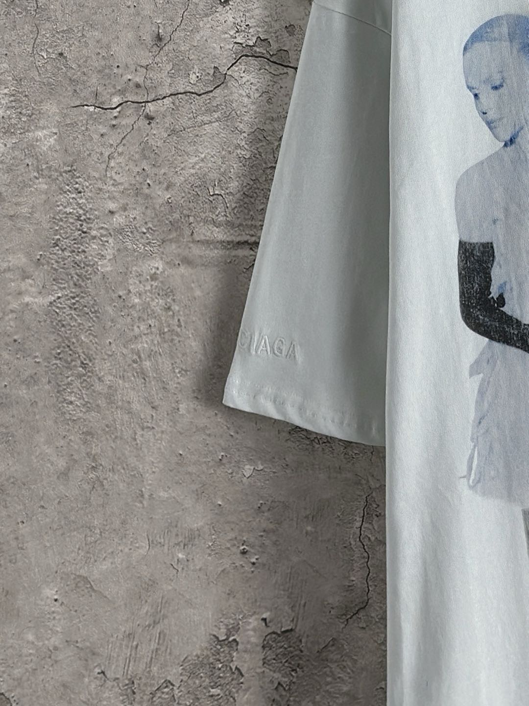 Balenciaga Ambassador Fanclub Series - Nicole Boxy T-shirt  (826344TSVW39012）