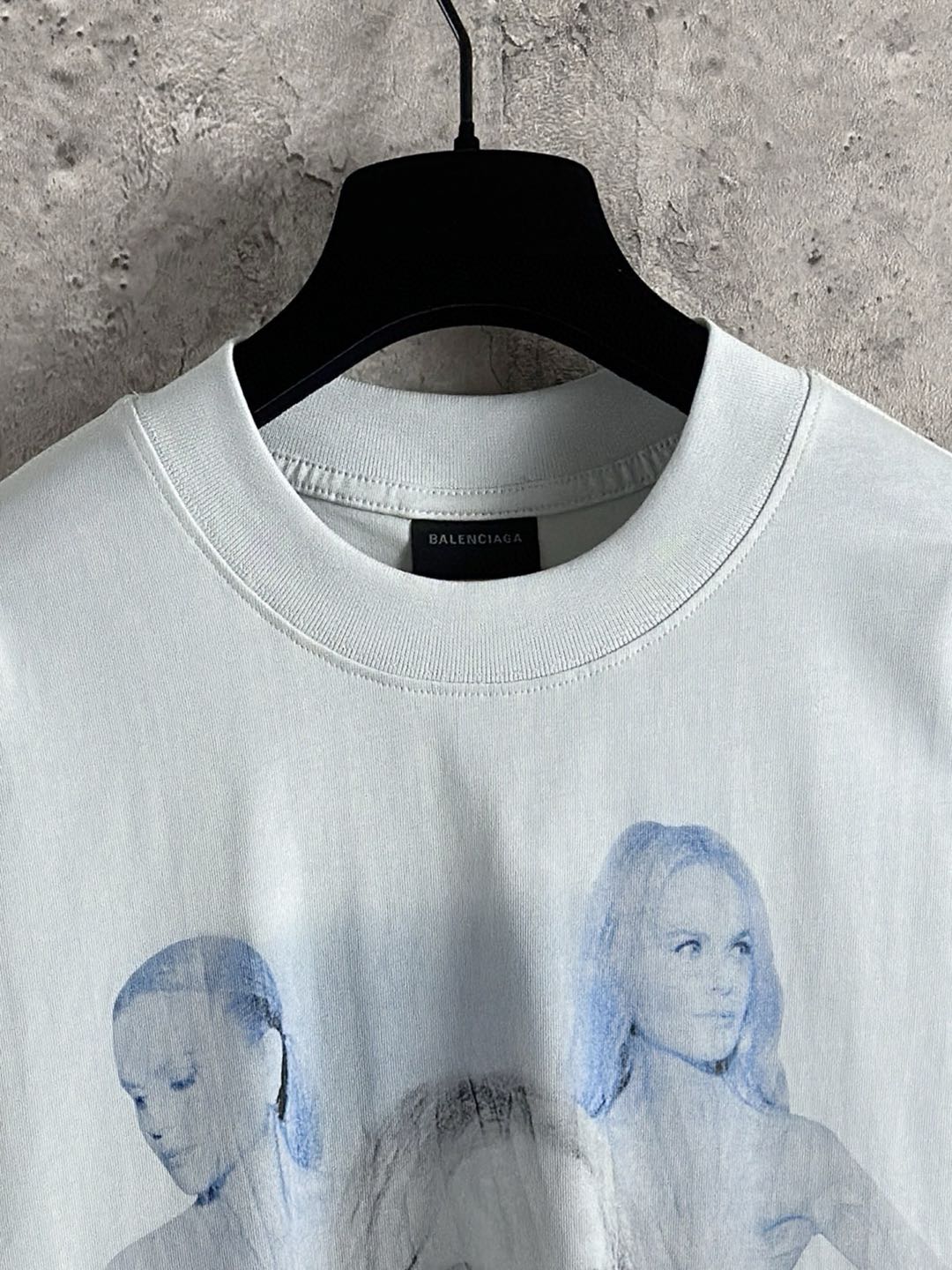 Balenciaga Ambassador Fanclub Series - Nicole Boxy T-shirt  (826344TSVW39012）