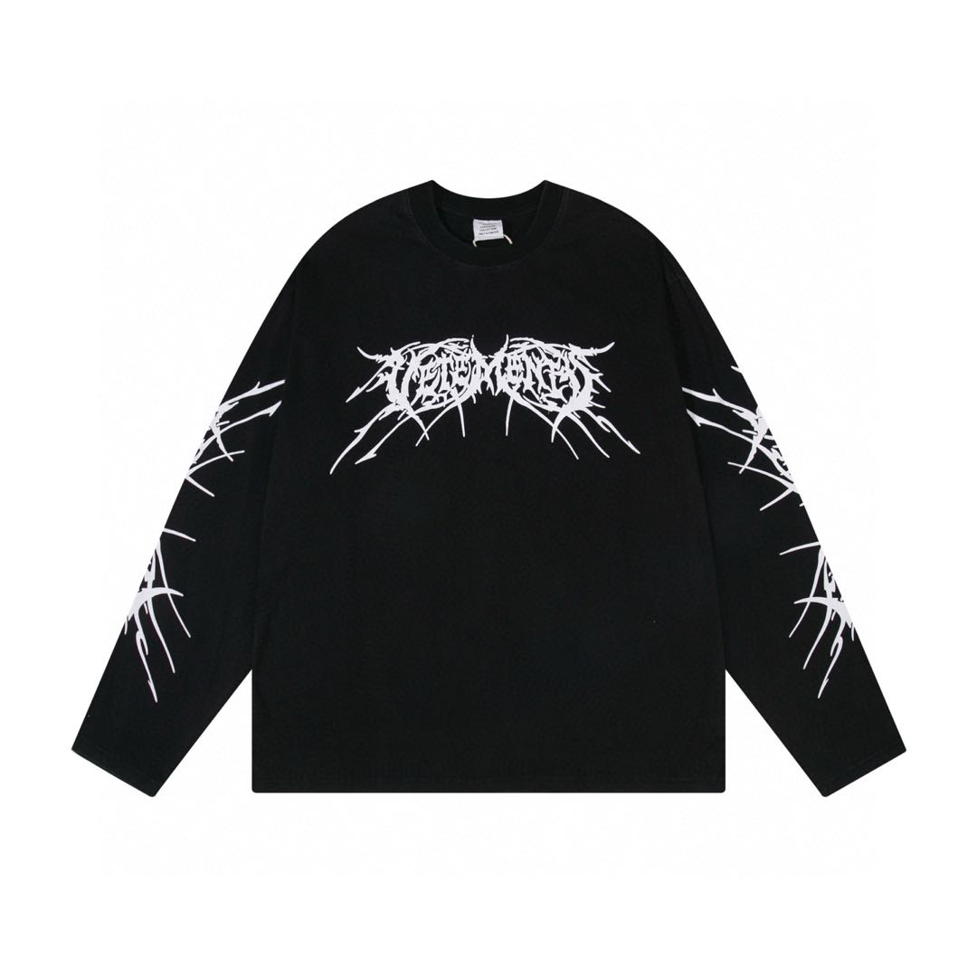 VETEMENTS Graphic Print Long Sleeve T-Shirt (UA66LS610BW-BLACK）