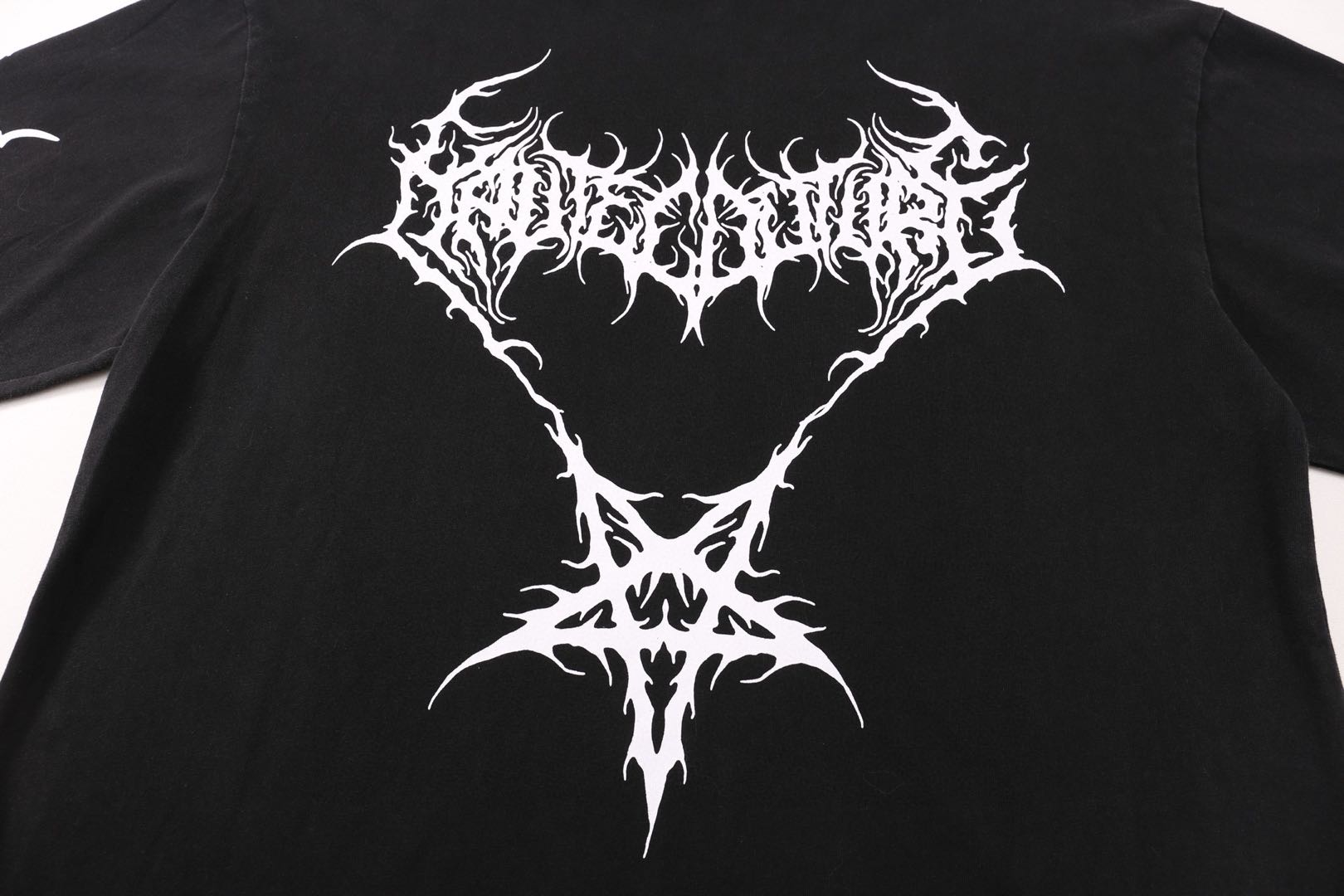 VETEMENTS Graphic Print Long Sleeve T-Shirt (UA66LS610BW-BLACK）