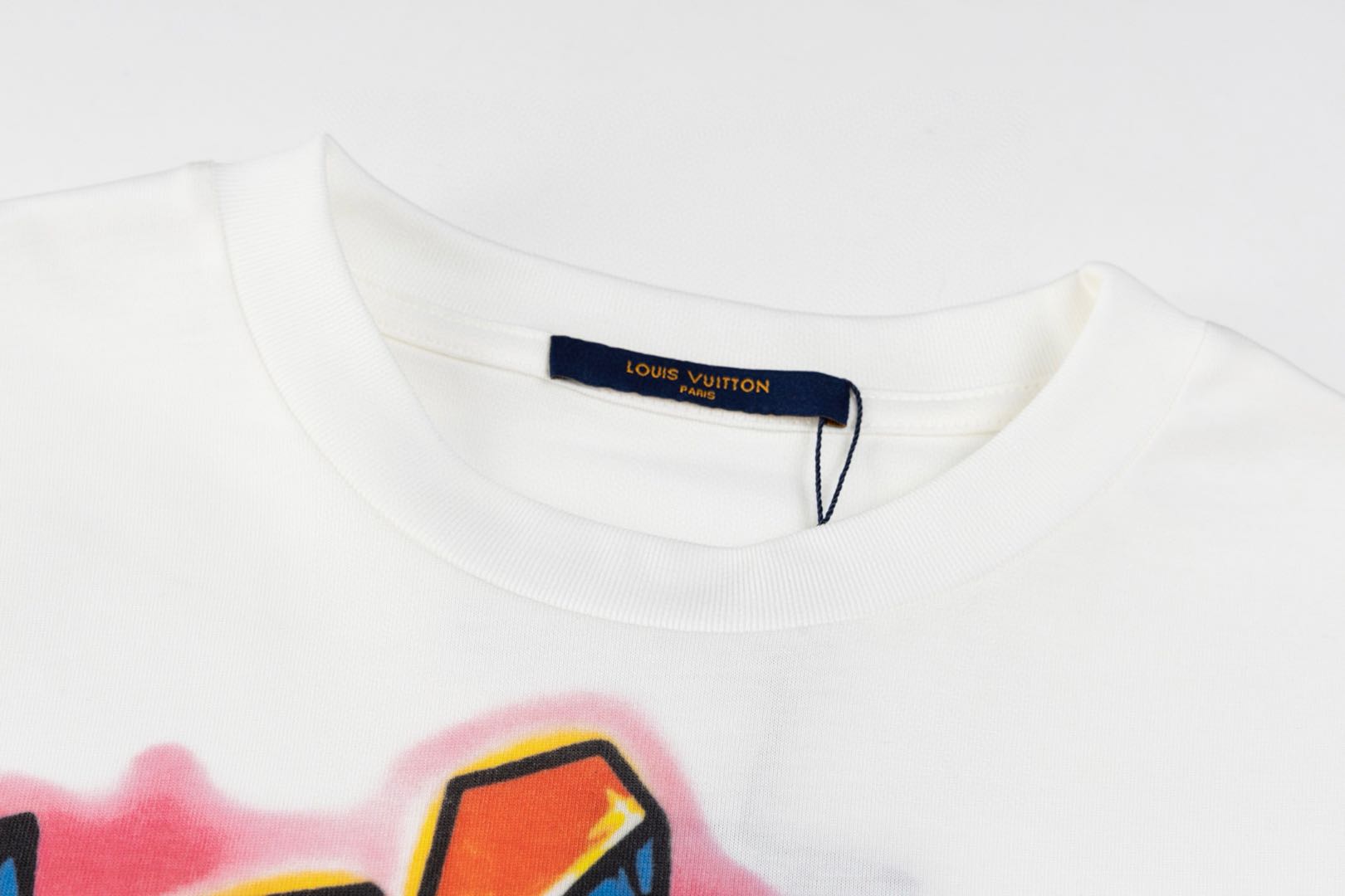 Louis Vuitton Graphite logo print T-shirt men's tops white（21UDEF77）