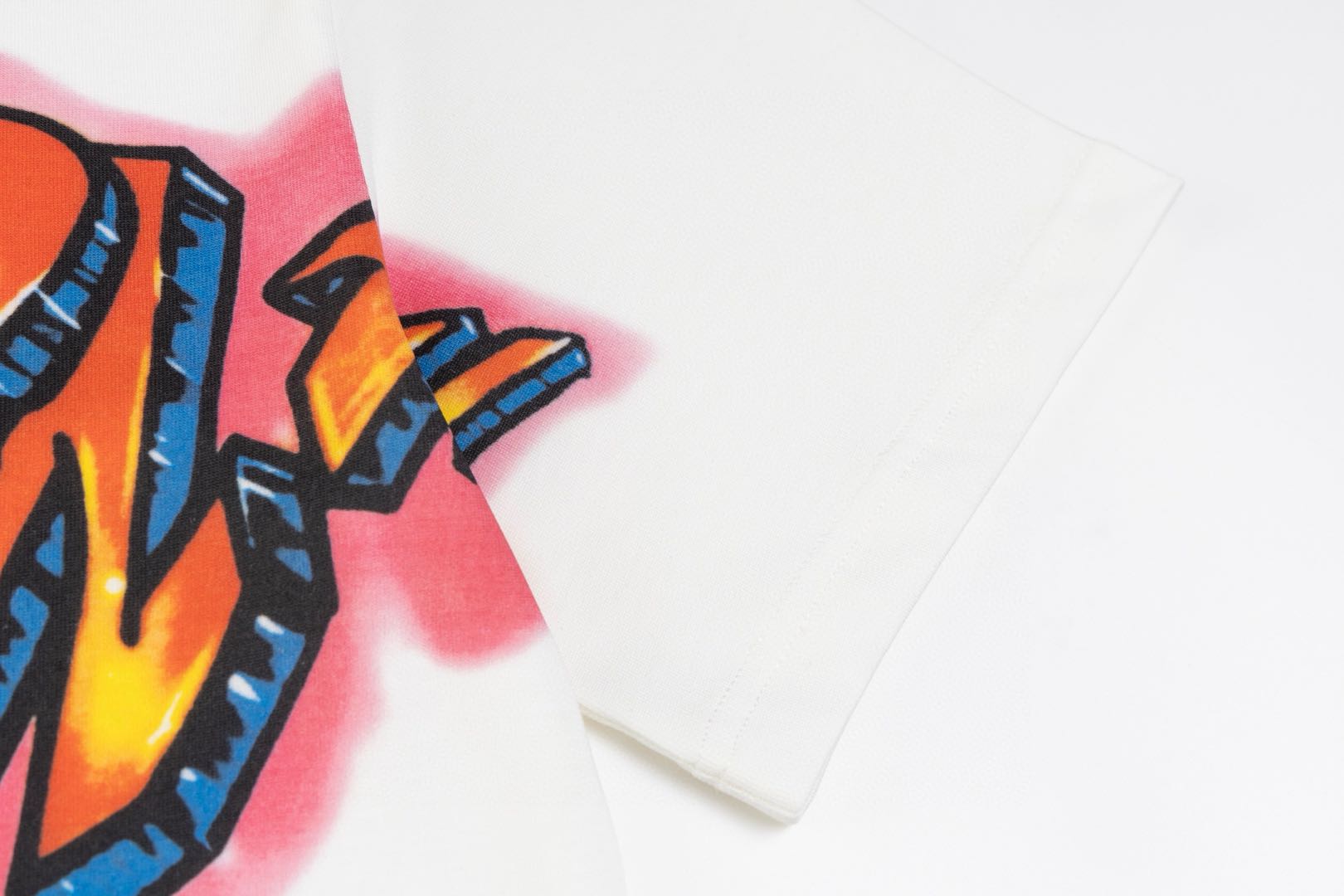 Louis Vuitton Graphite logo print T-shirt men's tops white（21UDEF77）