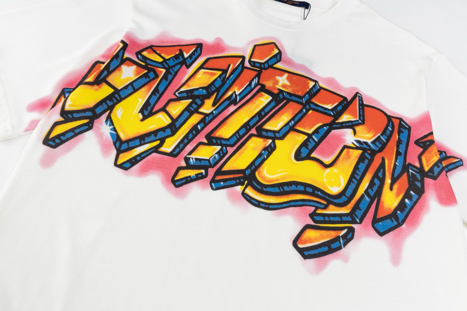Louis Vuitton Graphite logo print T-shirt men's tops white（21UDEF77）