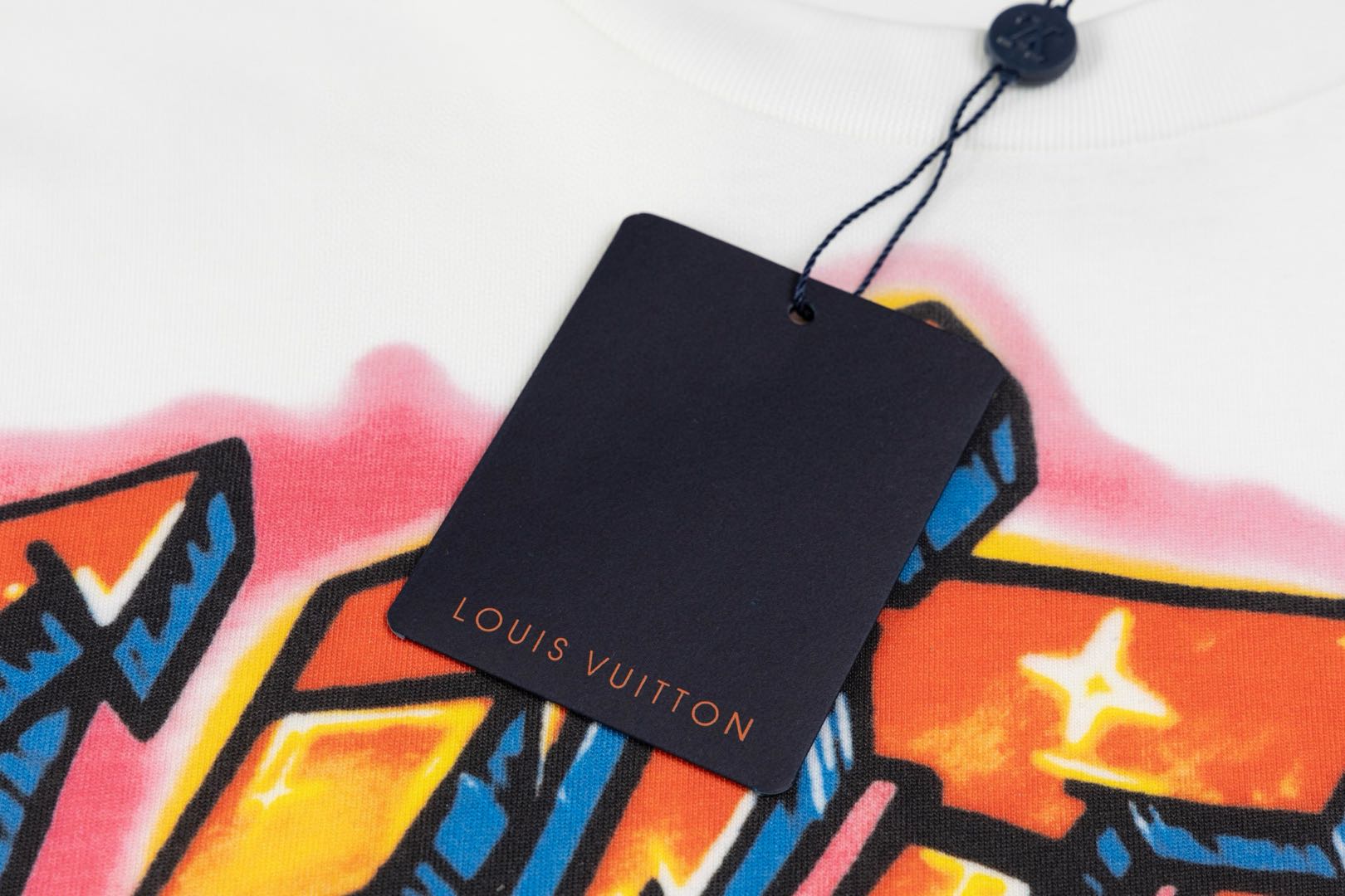Louis Vuitton Graphite logo print T-shirt men's tops white（21UDEF77）