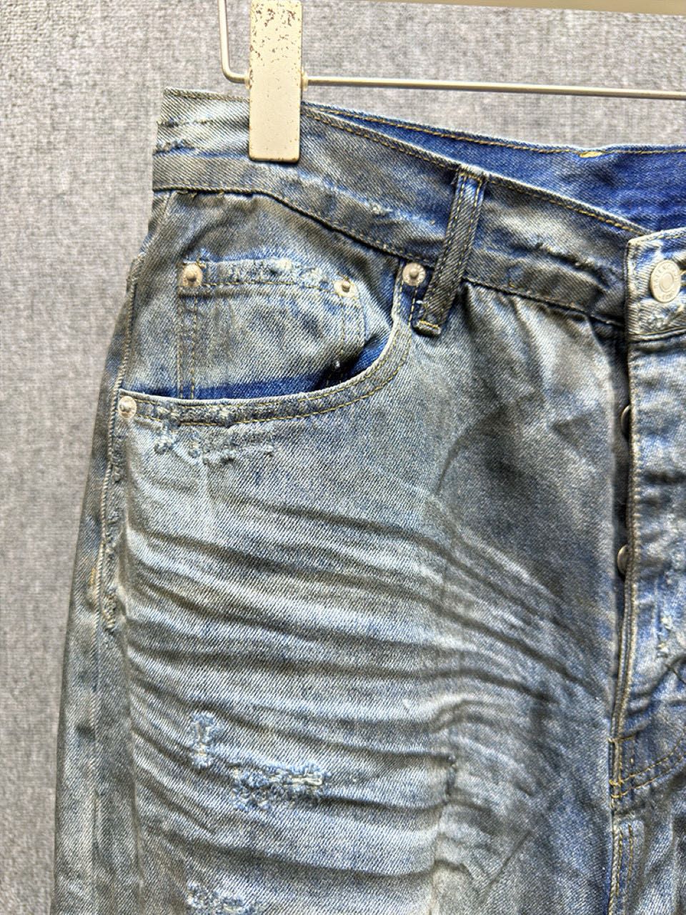 BALENCIAGA  Ripped, loose jeans（751111TDW143359）
