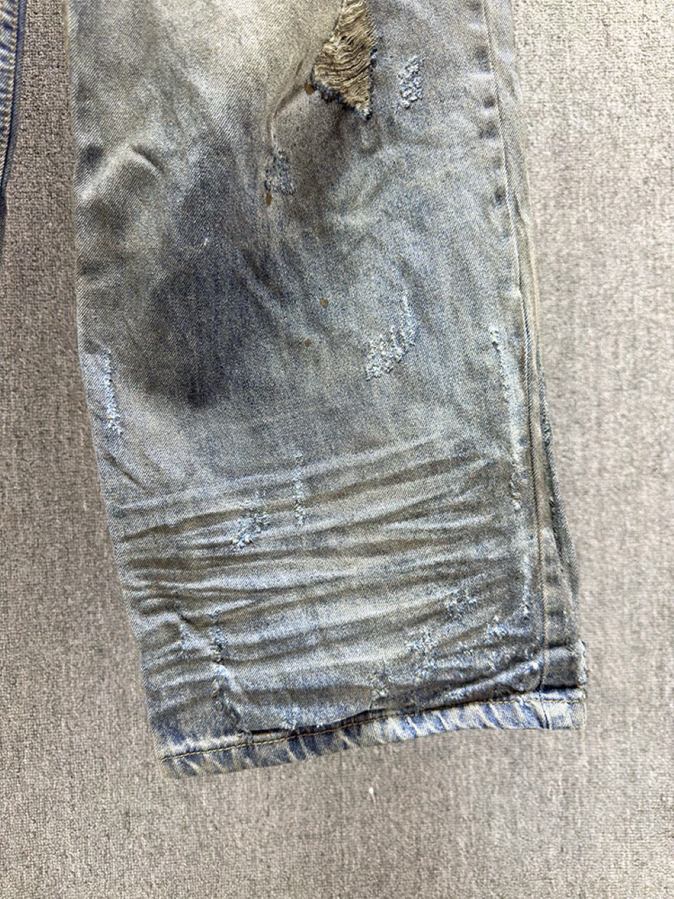 BALENCIAGA  Ripped, loose jeans（751111TDW143359）