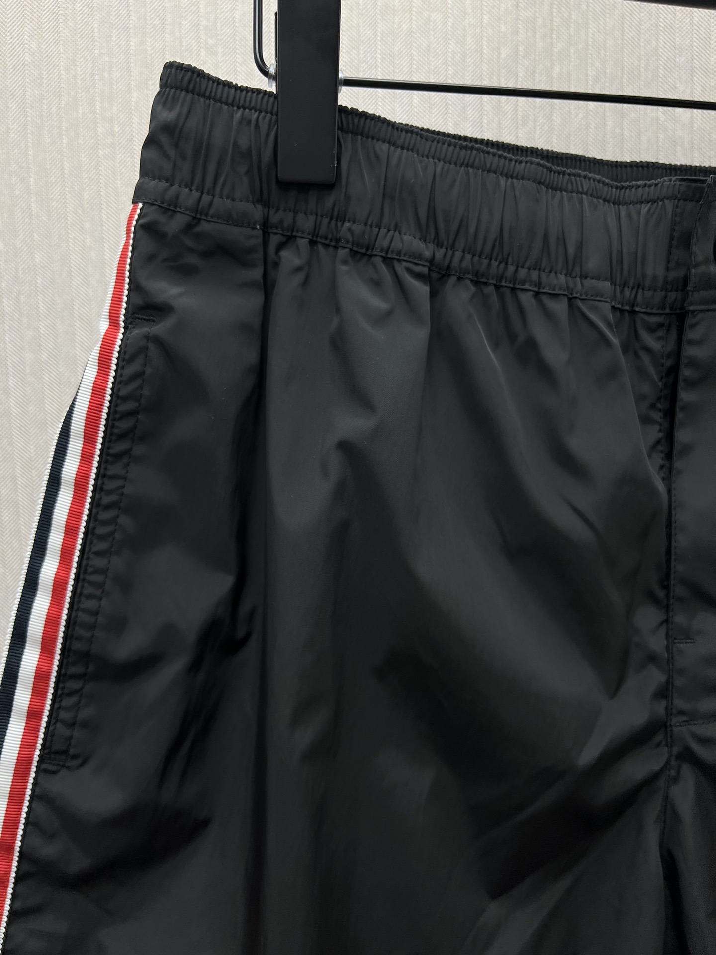MONCLER Side Pocket Tricolor Swim Shorts/Black（K10912C0001853326999）