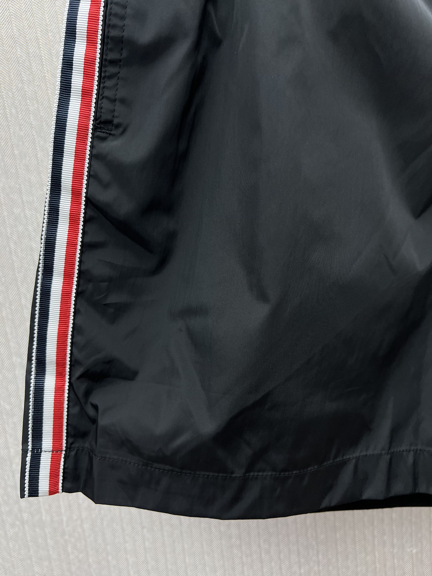 MONCLER Side Pocket Tricolor Swim Shorts/Black（K10912C0001853326999）