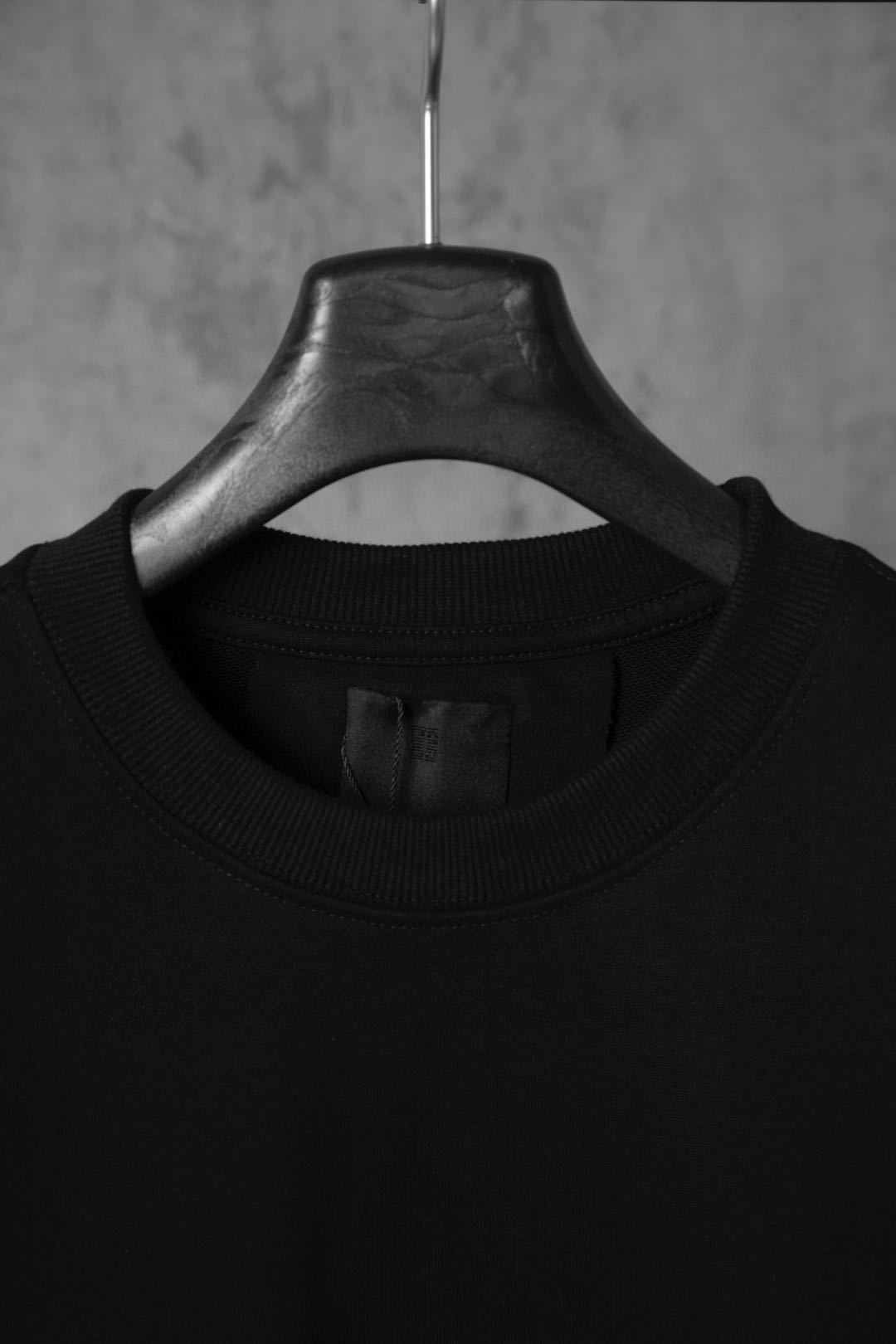 Givenchy 22SS embroidered crew neck sweatshirt（BMJOHA3Y8M-001）