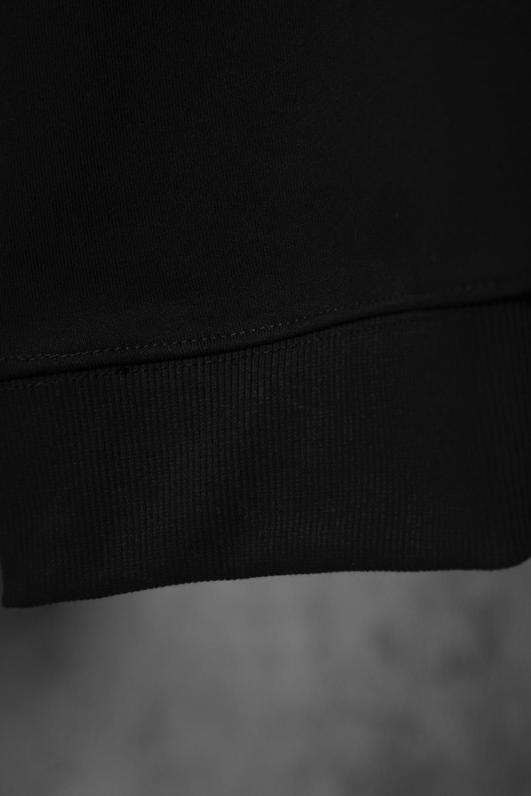 Givenchy 22SS embroidered crew neck sweatshirt（BMJOHA3Y8M-001）