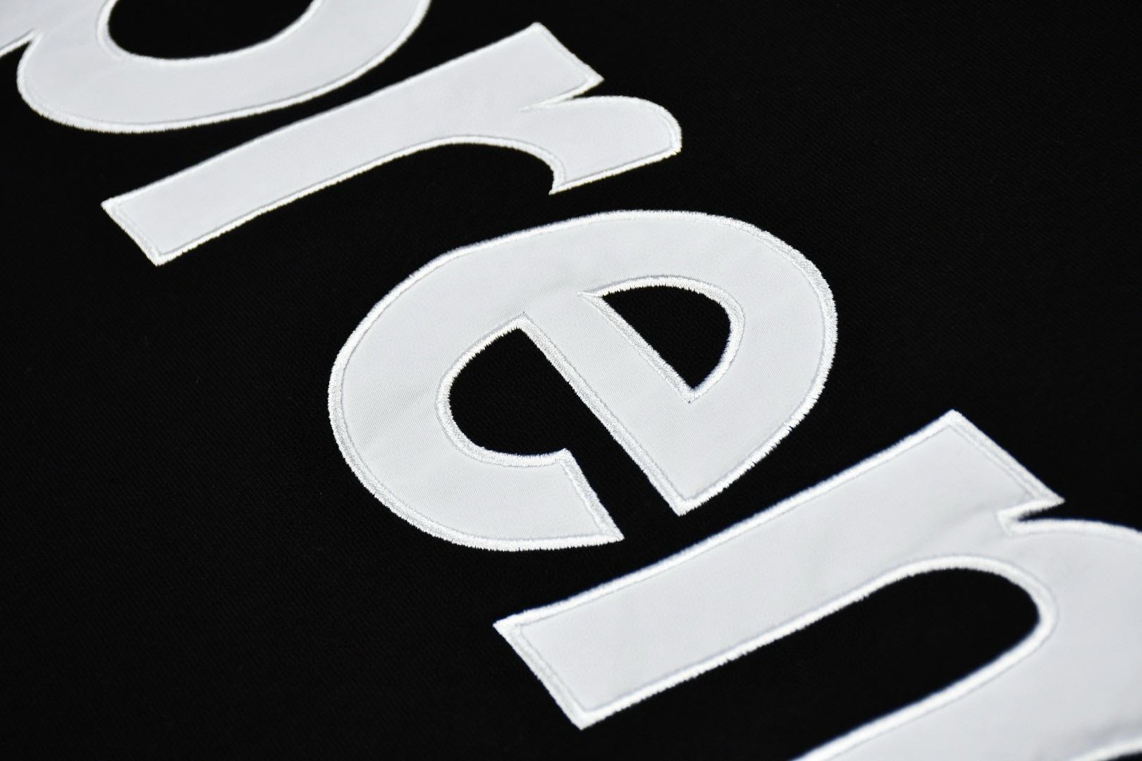 Supreme FW23 Week8 Satin Appliqu Hoodie（SUP-FW23-148）