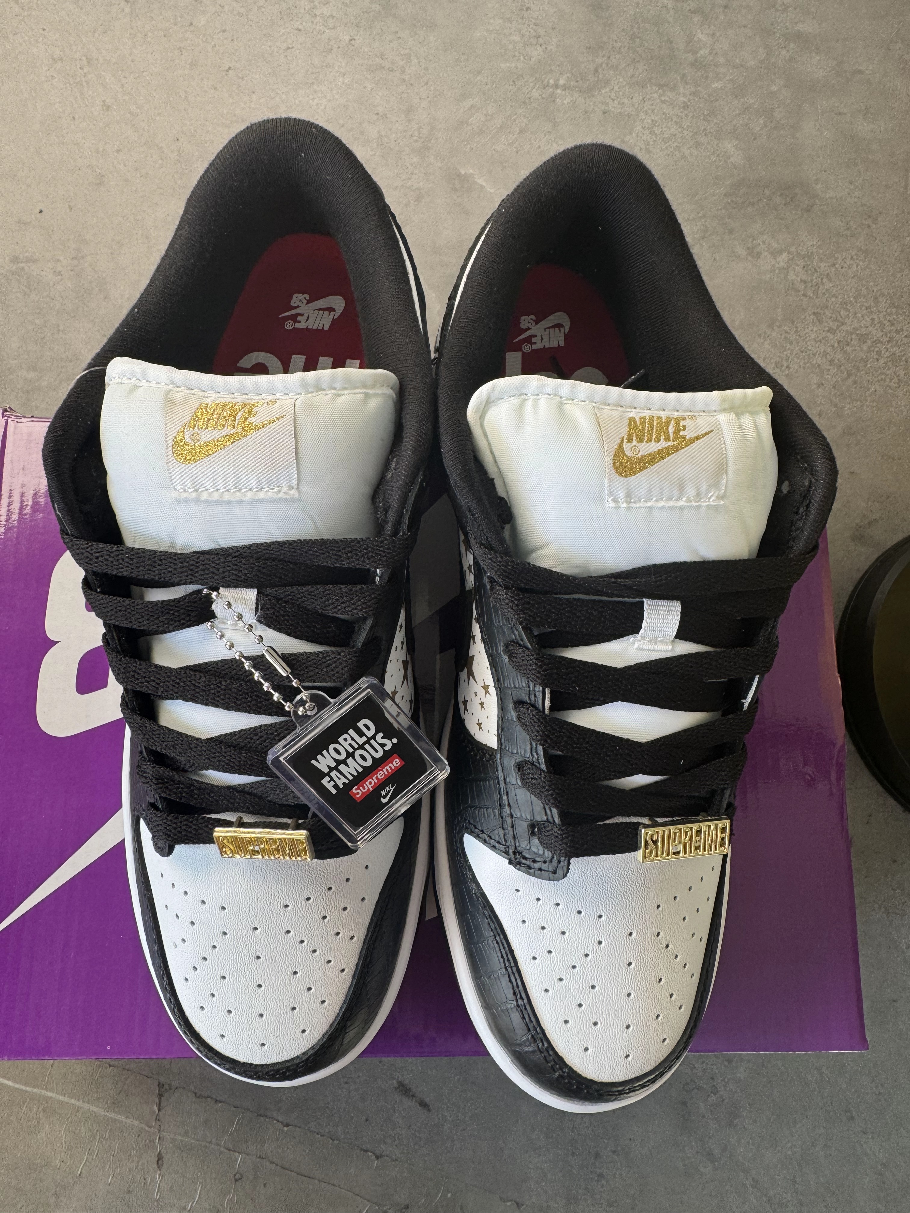 Supreme × Nike SB Dunk Low OG QS "Gold Stars" White/Black (DH3228-102)