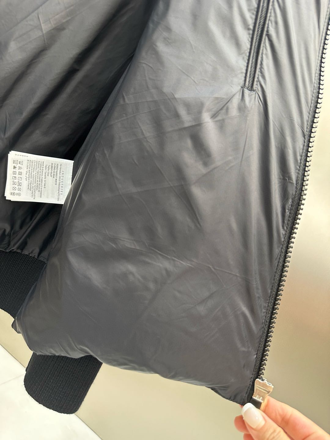 MONCLER padded wool zip-up hoodie（J20919B00032M1131999）