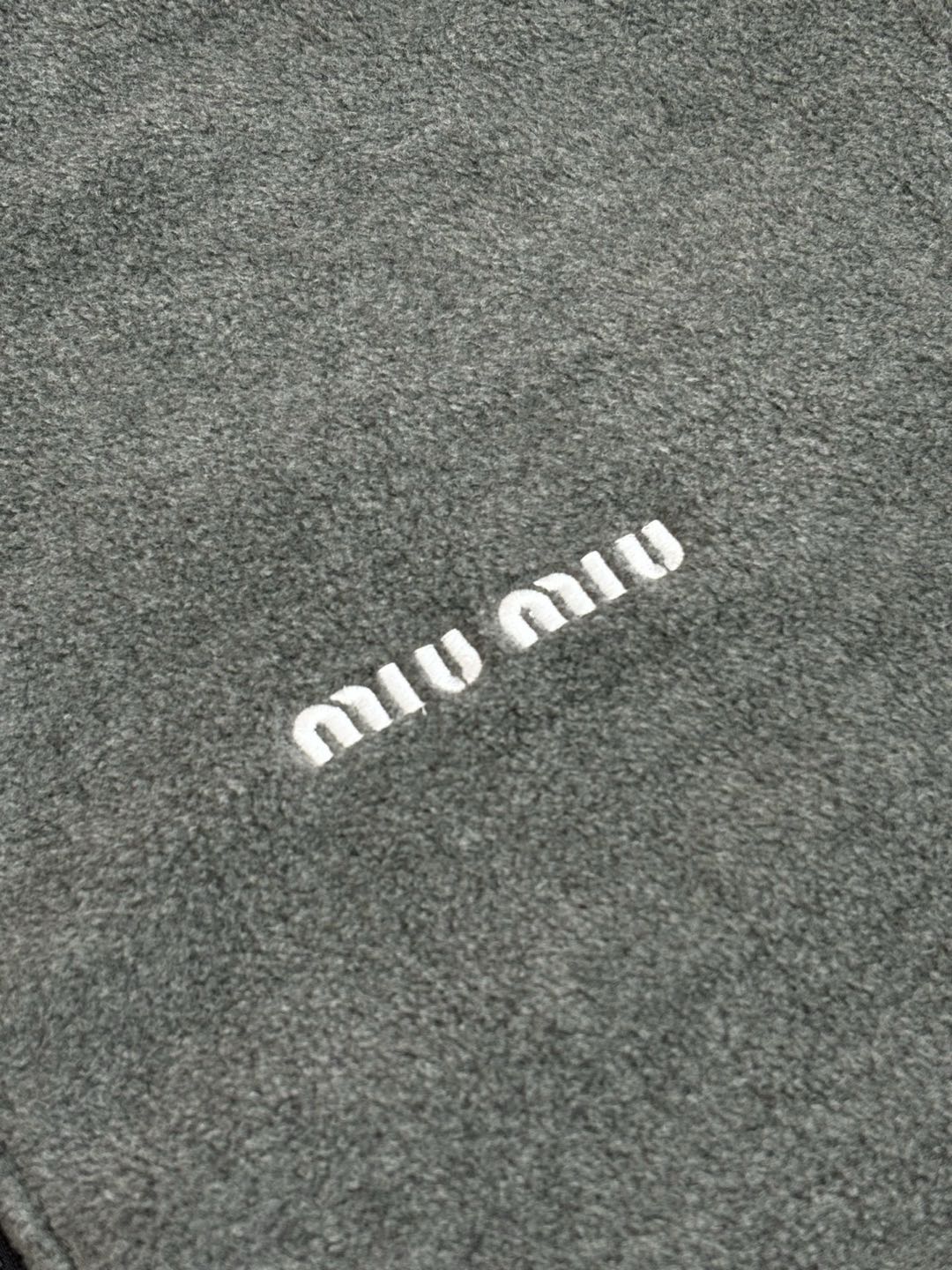 MiuMiu Grey Fleece Sweatshirt（MJL042-15V3-F0031-S-OOO）