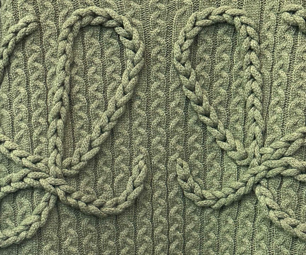 Loewe Cable Anagram sweater in wool (H526Y14K83-4160）