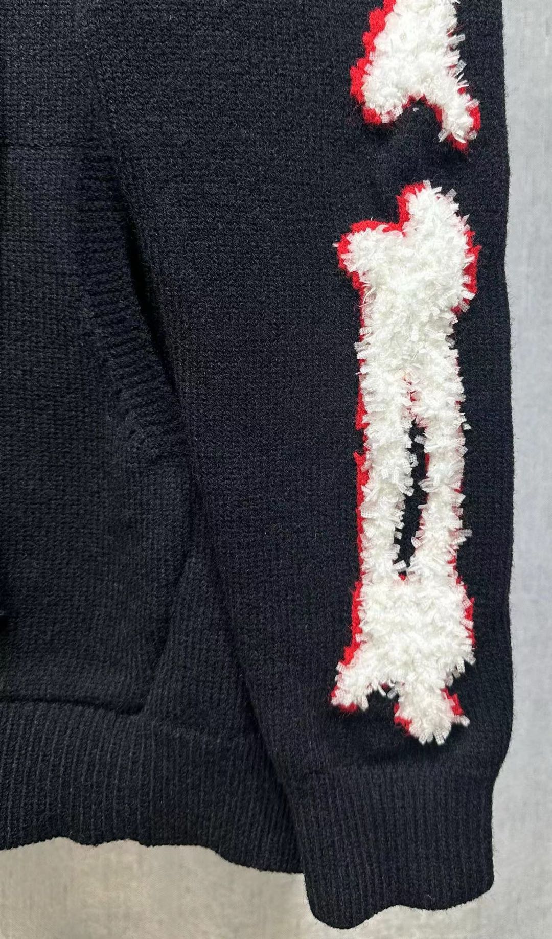 Amiri Bones Hoodie (AMKNHD1001001）