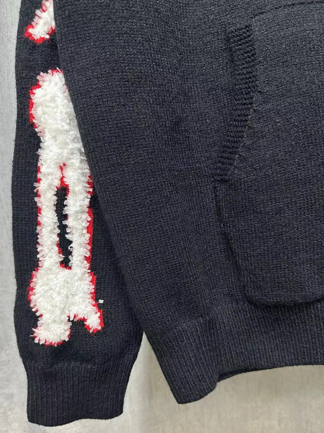 Amiri Bones Hoodie (AMKNHD1001001）