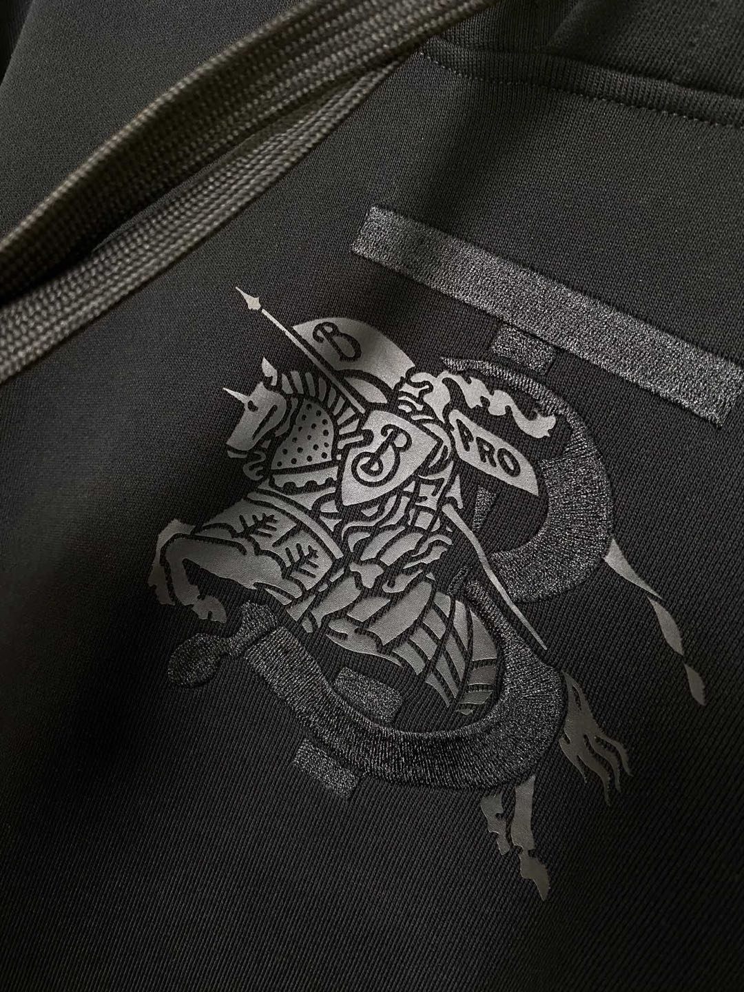 Burberry Horse Rider Hoodie (80697641）