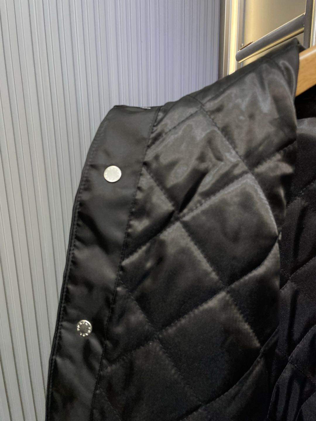 Prada Black Re-Nylon Jacket (SC796M-1WQ8-F0002-S-OOO）